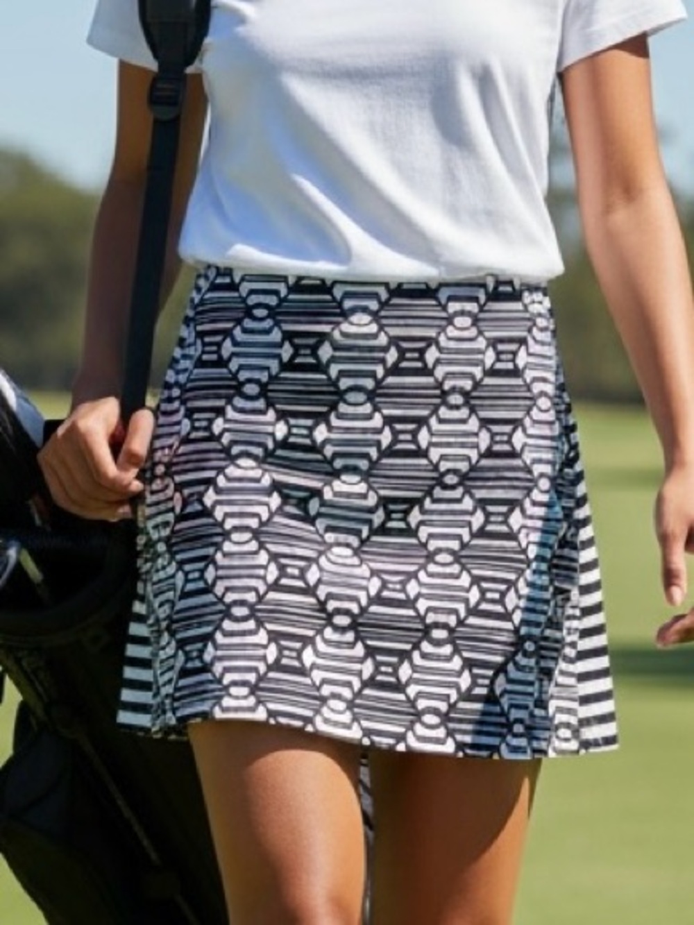 J. McLaughlin Skort geometric pattern and side stripes size med